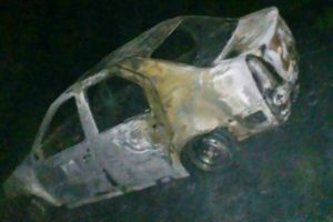 auto-quemado-colonia-ayui